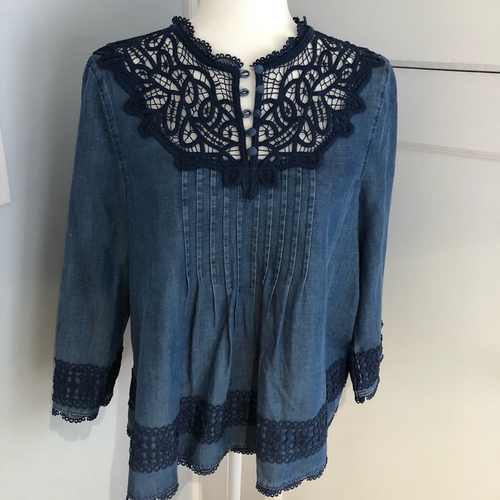 Anthropologie denim and lace swing top size 6